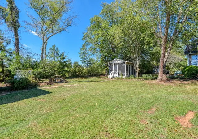 Photo 3 of Single family home for sale at 404 Cresthaven Dr, Boiling Springs, SC 29316 | MLS# SPN342406 | Listing updated on 2026-10-03