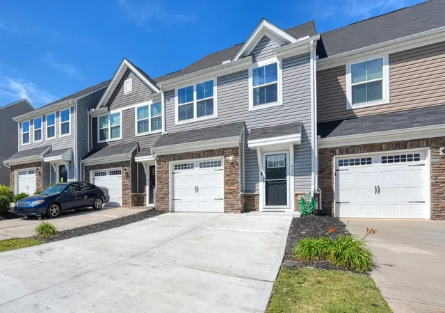 Photo 2 of Townhouse for sale at 331 Weststone Walk, Spartanburg, SC 29301 | MLS# SPN342428 | Listing updated on 2026-10-04