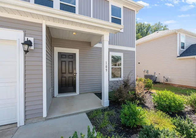 Photo 3 of Single family home for sale at 109 Mainsail Way, Spartanburg, SC 29306 | MLS# SPN342429 | Listing updated on 2026-10-04