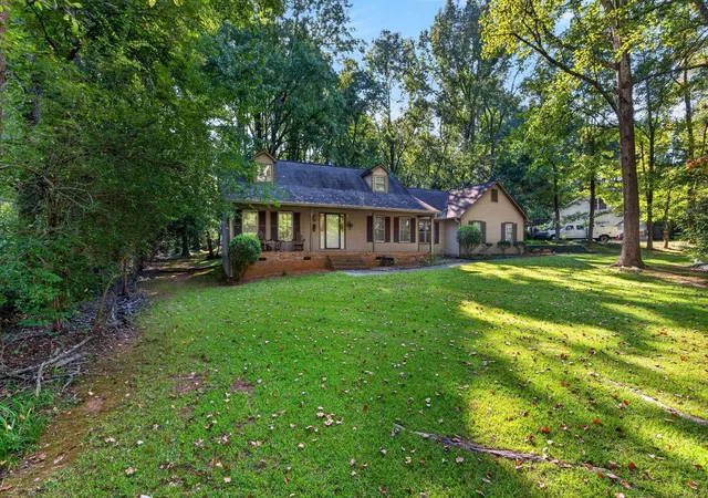 Photo 3 of Sale Pending at 160 Chestnut Lake Dr, Inman, SC 29349 | MLS# SPN342440 | Listing updated on 2026-10-08