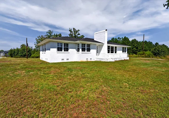Photo 3 of House for sale at 1586 Skylyn Dr, Spartanburg, SC 29307 | MLS# SPN342441 | Listing updated on 2026-10-05