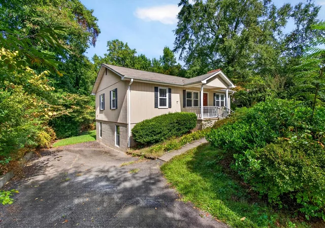 Photo 4 of Single family home for sale at 403 Redbird Ln, Landrum, SC 29356 | MLS# SPN342445 | Listing updated on 2026-10-04