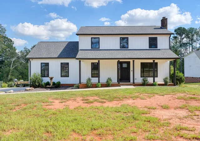 Single family home for sale at 406 Creekside Dr, Boiling Springs, SC 29316 | MLS# SPN342449