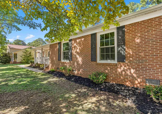 Photo 2 of Single family home for sale at 108 Barclay Downs Dr, Spartanburg, SC 29301 | MLS# SPN342452 | Listing updated on 2026-10-04