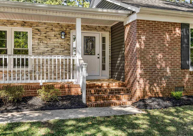 Photo 3 of Single family home for sale at 108 Barclay Downs Dr, Spartanburg, SC 29301 | MLS# SPN342452 | Listing updated on 2026-10-04
