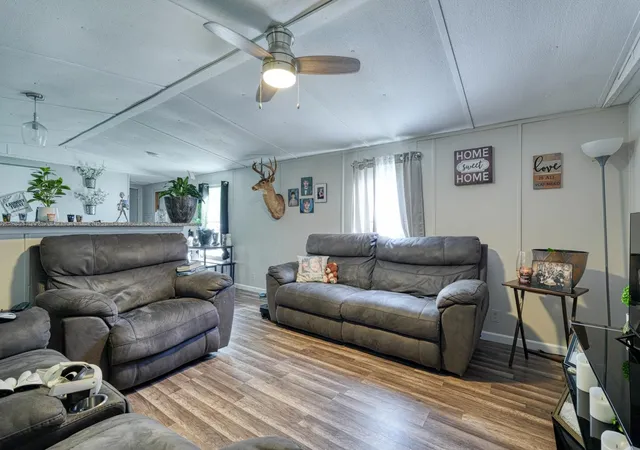 Photo 4 of Manufactured home for sale at 8485 Cross Anchor Rd, Enoree, SC 29335 | MLS# SPN342490 | Listing updated on 2026-10-07