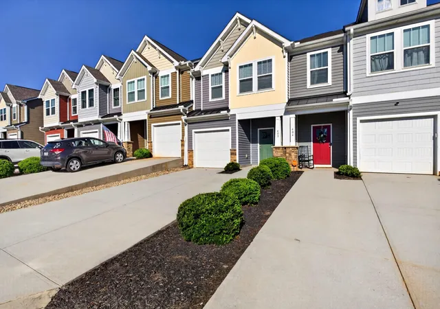 Photo 3 of Townhouse for sale at 408 Pangel Ln, Duncan, SC 29334 | MLS# SPN342506 | Listing updated on 2026-10-05