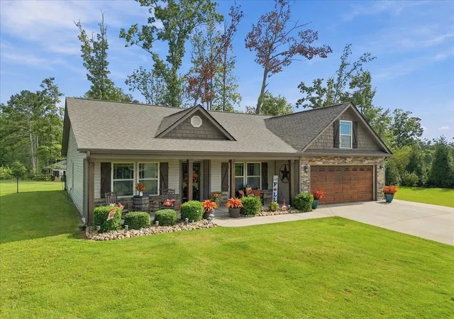 Photo 2 of Single family home for sale at 229 Bertha Burns Rd, Inman, SC 29349 | MLS# SPN342508 | Listing updated on 2026-10-05