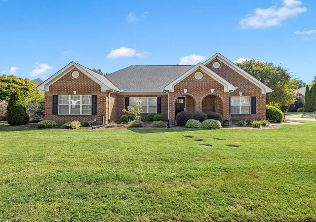 Photo 1 of Single family home for sale at 101 Banbury Cir, Simpsonville, SC 29681 | MLS# SPN342518 | Listing updated on 2026-10-09