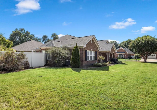 Photo 3 of Single family home for sale at 101 Banbury Cir, Simpsonville, SC 29681 | MLS# SPN342518 | Listing updated on 2026-10-09