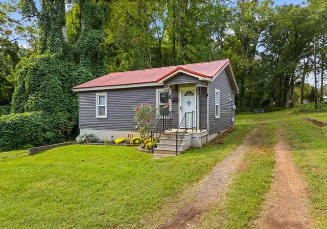 Photo 1 of Single family home for sale at 10 Hollywood St, Inman, SC 29349 | MLS# SPN342525 | Listing updated on 2026-10-08