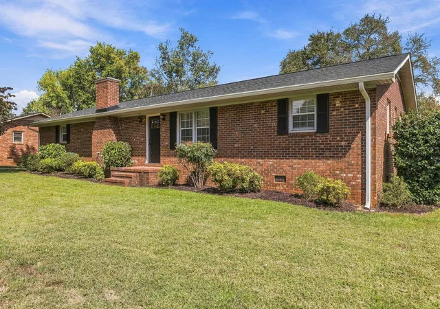 Photo 2 of Single family home for sale at 110 Scenic Cir, Boiling Springs, SC 29316 | MLS# SPN342545 | Listing updated on 2026-10-08