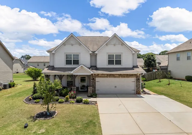 Single family home for sale at 206 E Fair Hvn Ln, Lyman, SC 29365 | MLS# SPN342547