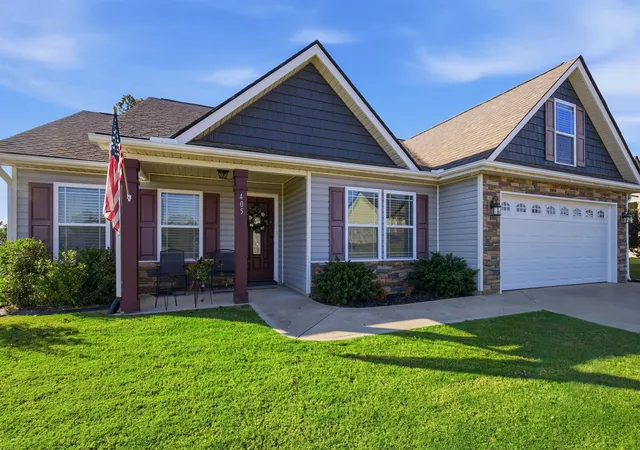 Photo 3 of Single family home for sale at 405 Kimbrell Oaks Dr, Boiling Springs, SC 29316 | MLS# SPN342550 | Listing updated on 2026-10-09