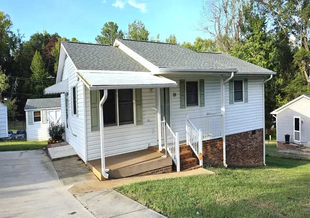 Single family home for sale at 106 Rushmore Dr, Inman, SC 29349 | MLS# SPN342559
