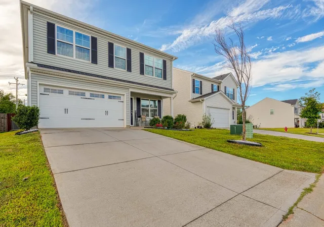 Photo 2 of Single family home for sale at 414 Grantham Ct, Spartanburg, SC 29303 | MLS# SPN342563 | Listing updated on 2026-10-09