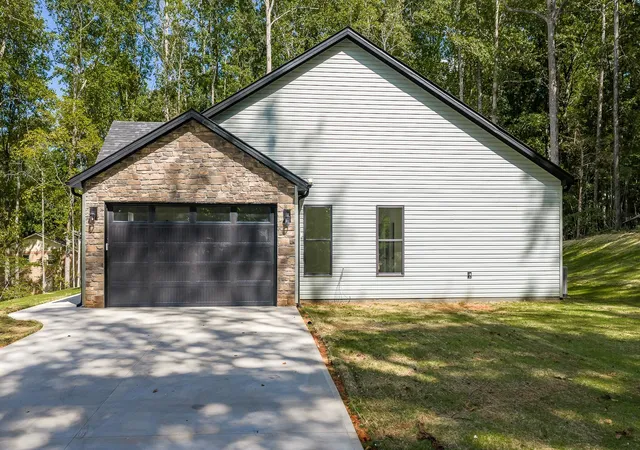 Photo 3 of Single family home for sale at 208 Eastbrook Rd, Gaffney, SC 29340 | MLS# SPN342568 | Listing updated on 2026-10-09