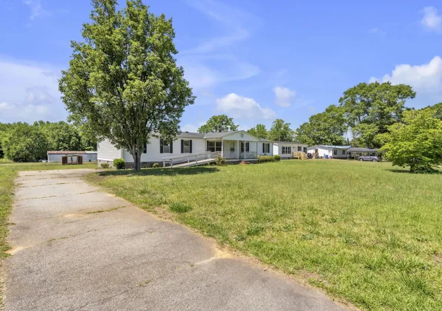 Photo 3 of Manufactured home for sale at 3459 Sc 92 Hwy, Gray Court, SC 29645 | MLS# SPN342585 | Listing updated on 2026-10-09