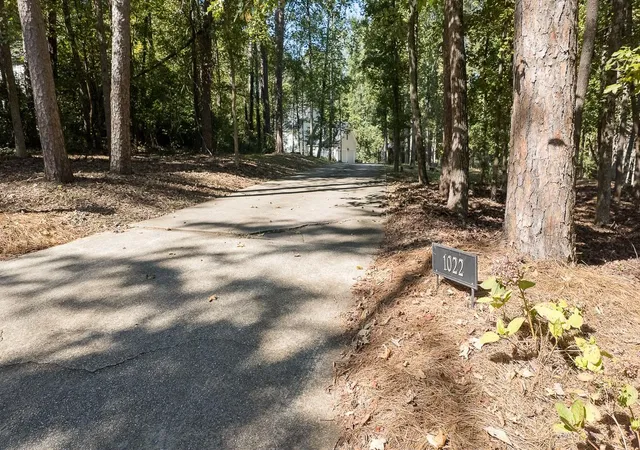 Photo 2 of Single family home for sale at 1022 Oak Crk Dr, Spartanburg, SC 29302 | MLS# SPN342616 | Listing updated on 2026-10-09