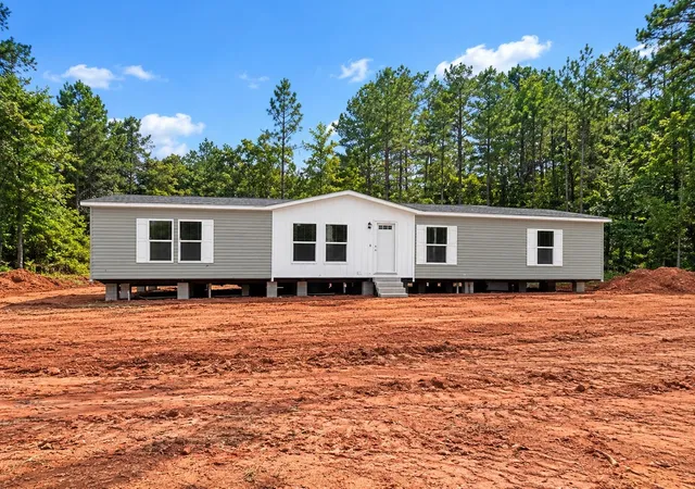 Photo 2 of Manufactured home for sale at 1080 S Harper St Ext, Laurens, SC 29360 | MLS# SPN342643 | Listing updated on 2026-10-09