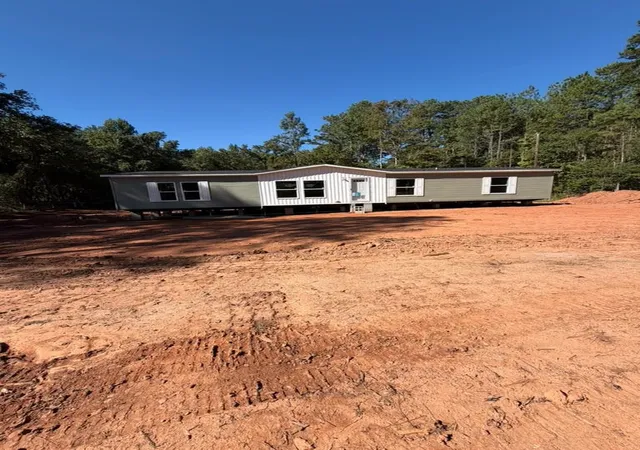 Photo 3 of Manufactured home for sale at 1080 S Harper St Ext, Laurens, SC 29360 | MLS# SPN342643 | Listing updated on 2026-10-09