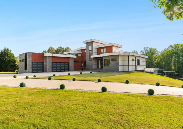 Photo 3 of Mansion for sale at 2454 Runion Rd, Inman, SC 29349 | MLS# SPN342645 | Listing updated on 2026-10-11