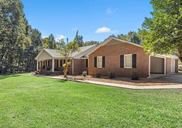 Photo 2 of Single family home for sale at 160 Lancaster Rd, Spartanburg, SC 29306 | MLS# SPN342662 | Listing updated on 2026-10-10