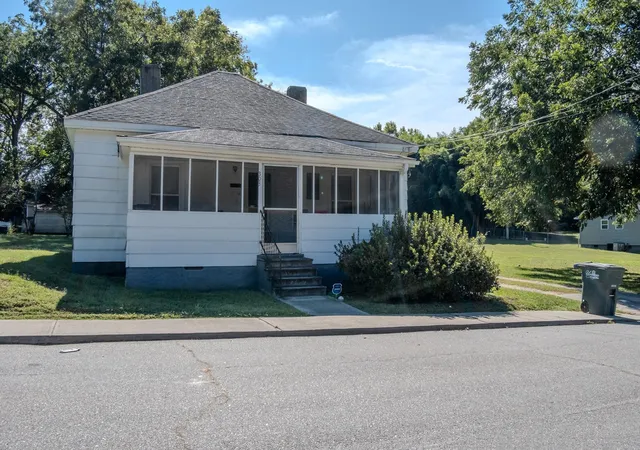 Photo 2 of Single family home for sale at 303 Oshields St, Union, SC 29379 | MLS# SPN342669 | Listing updated on 2026-10-11