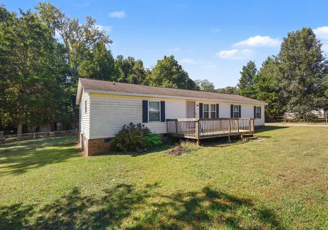 Photo 3 of Manufactured home for sale at 236 Angells Dr, Woodruff, SC 29388 | MLS# SPN342674 | Listing updated on 2026-10-10