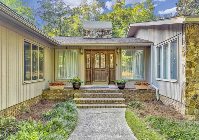 Photo 3 of Single family home for sale at 307 Seven Oaks Ln, Spartanburg, SC 29301 | MLS# SPN342676 | Listing updated on 2026-10-10