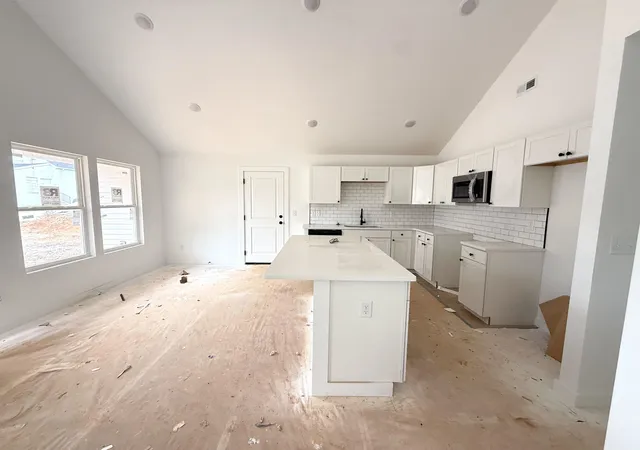 Photo 4 of Single family home for sale at 113 George St, Spartanburg, SC 29306 | MLS# SPN342680 | Listing updated on 2026-10-10