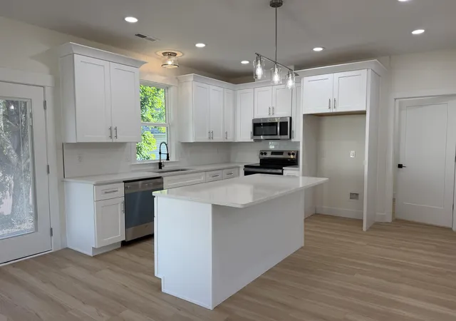 Photo 3 of Single family home for sale at 915 Thunder Gulch Dr, Boiling Springs, SC 29316 | MLS# SPN342683 | Listing updated on 2026-10-10