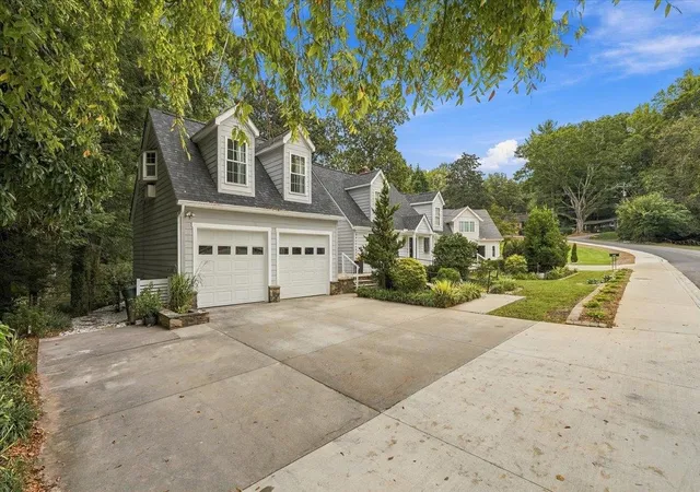 Photo 2 of Single family home for sale at 101 Riggs Dr, Clemson, SC 29631 | MLS# SPN342685 | Listing updated on 2026-10-11