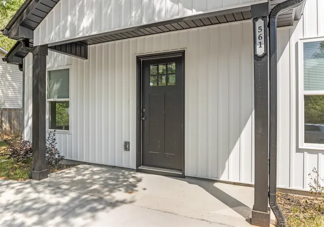 Photo 4 of Single family home for sale at 561 Bee St, Spartanburg, SC 29301 | MLS# SPN342701 | Listing updated on 2026-10-12