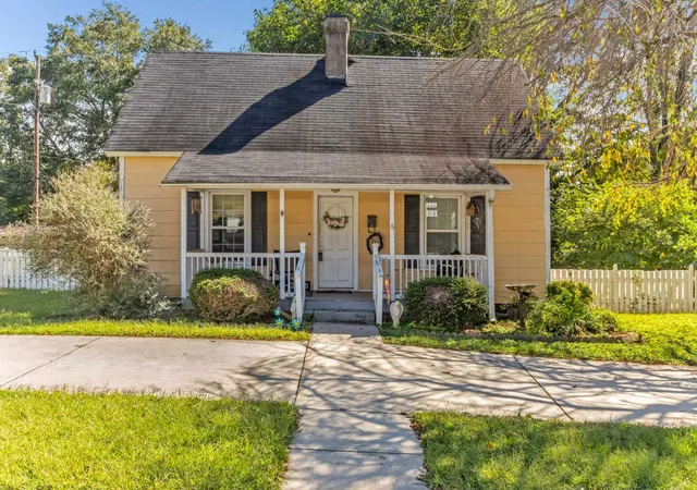 Photo 1 of Sale Pending at 6 D St, Inman, SC 29349 | MLS# SPN342703 | Listing updated on 2026-10-14