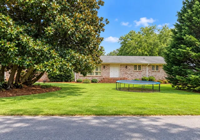 Photo 1 of Single family home for sale at 399 S Alexander Dr, Spartanburg, SC 29301 | MLS# SPN342704 | Listing updated on 2026-10-14