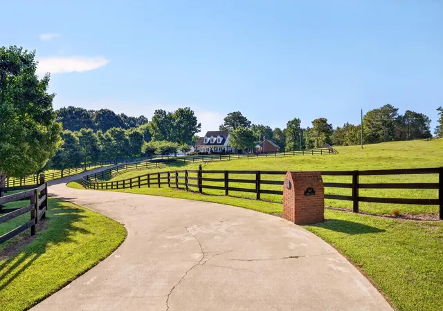 Photo 3 of Sale Pending at 707 S Shelby St, Blacksburg, SC 29702 | MLS# SPN342708 | Listing updated on 2026-10-20