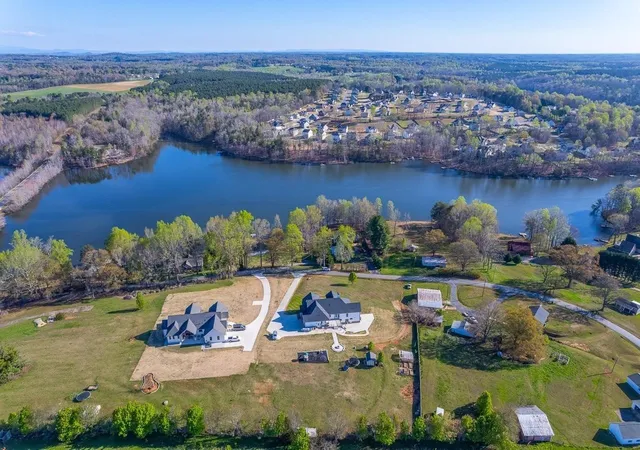 Photo 4 of Single family home for sale at 231 Canady Rd, Wellford, SC 29385 | MLS# SPN342711 | Listing updated on 2026-10-14