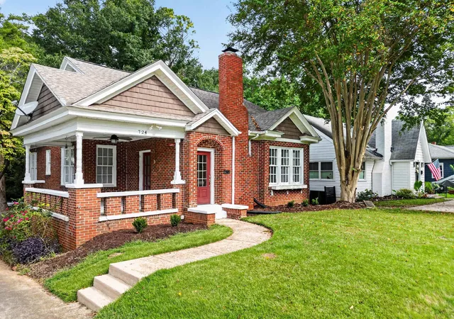 Single family home for sale at 724 Hollywood St, Spartanburg, SC 29302 | MLS# SPN342721