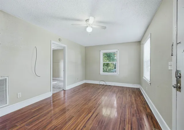 Photo 3 of Sale Pending at 101 Tyler Ct, Spartanburg, SC 29301 | MLS# SPN342757 | Listing updated on 2026-10-21