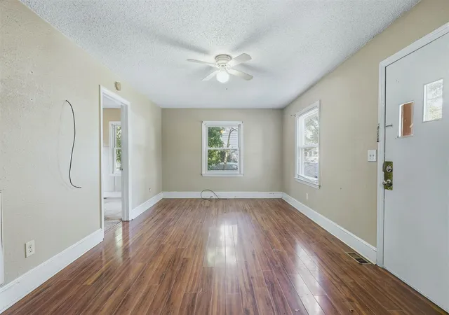 Photo 4 of Sale Pending at 101 Tyler Ct, Spartanburg, SC 29301 | MLS# SPN342757 | Listing updated on 2026-10-21