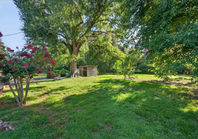 Photo 4 of Single family home for sale at 106 Keloy St, Spartanburg, SC 29301 | MLS# SPN342776 | Listing updated on 2026-10-16