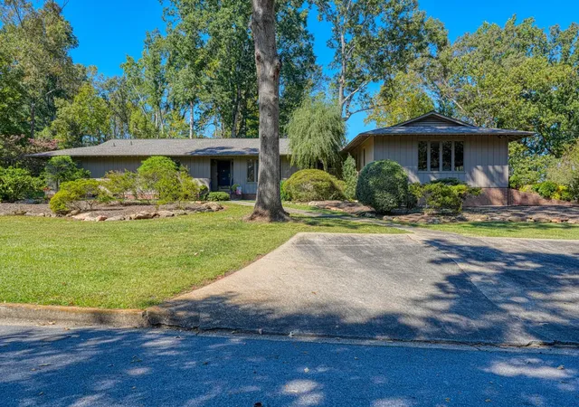 Photo 1 of Single family home for sale at 111 Plantation Dr, Moore, SC 29369 | MLS# SPN342780 | Listing updated on 2026-10-17