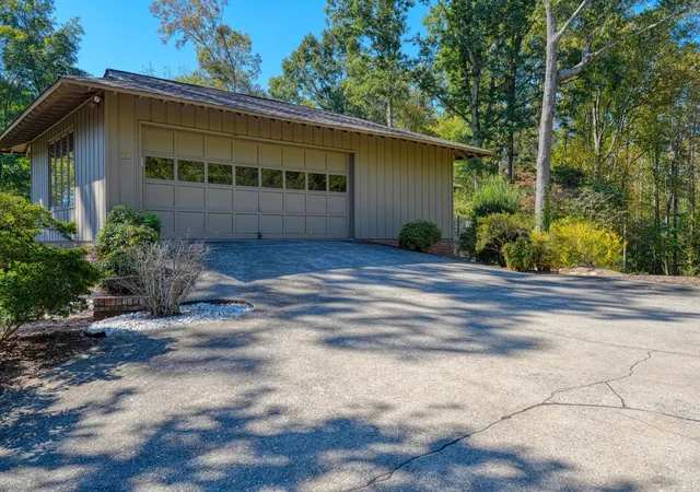 Photo 2 of Single family home for sale at 111 Plantation Dr, Moore, SC 29369 | MLS# SPN342780 | Listing updated on 2026-10-17