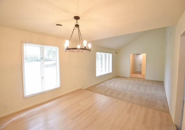 Photo 4 of Single family home for sale at 320 Saint James, Spartanburg, SC 29301 | MLS# SPN342790 | Listing updated on 2026-10-16