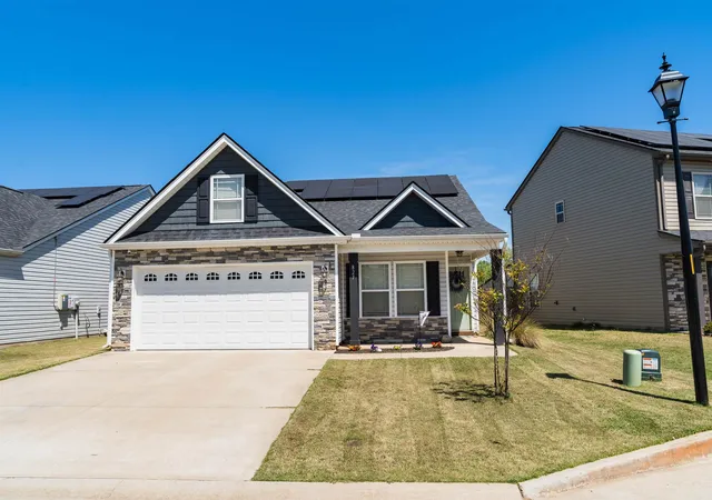 Photo 1 of Single family home for sale at 827 Highland View, Boiling Springs, SC 29316 | MLS# SPN342796 | Listing updated on 2026-10-17