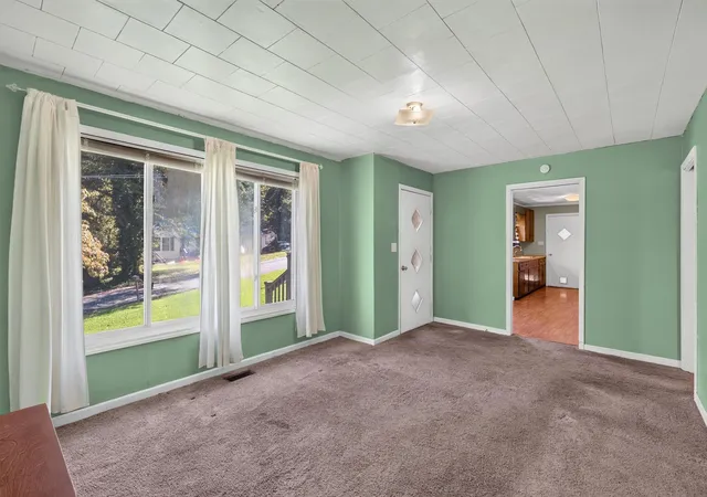 Photo 4 of Single family home for sale at 121 Crescent Cir, Gaffney, SC 29340 | MLS# SPN342842 | Listing updated on 2026-10-17