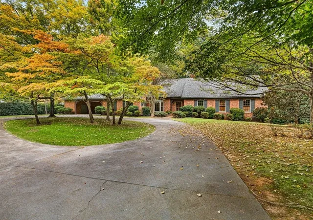 Photo 3 of Sale Pending at 526 Audubon Dr, Spartanburg, SC 29302 | MLS# SPN342845 | Listing updated on 2026-10-19