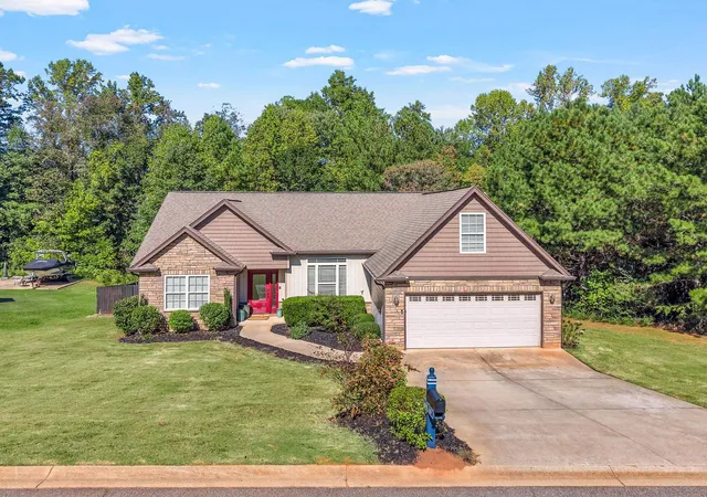 Photo 1 of Single family home for sale at 449 Abberly Ln, Boiling Springs, SC 29316 | MLS# SPN342850 | Listing updated on 2026-10-17