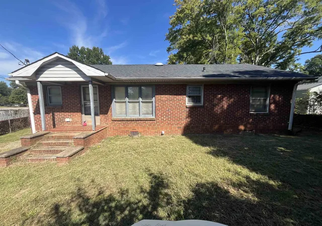 Photo 4 of Single family home for sale at 100 Sunset Dr, Gaffney, SC 29340 | MLS# SPN342854 | Listing updated on 2026-10-17